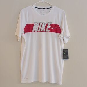 NWT Nike Red Stars Dri Fit Short Sleeve White Athletic Shirt Patriotic - M